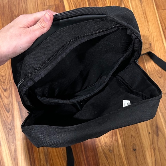 Incase Backpack - Picture 11 of 11